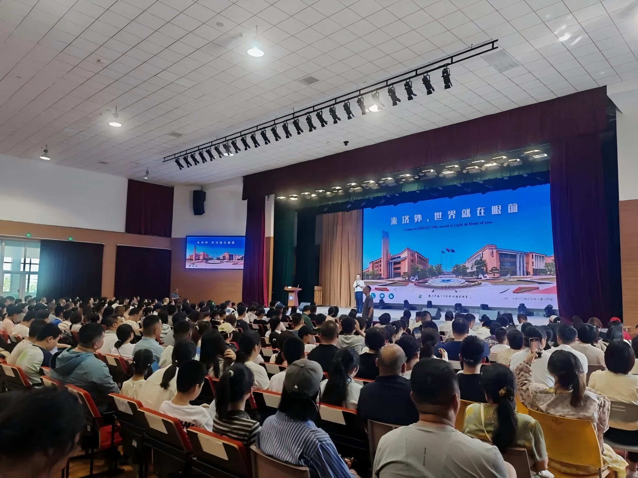 濟南連心物業全力保障濟南外國語學校校園開放日